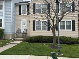 28 Mochen Ct, Sayreville, NJ 08872