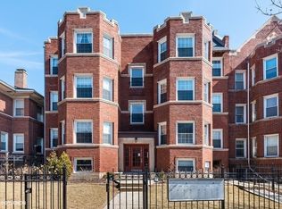 7611 N Sheridan Rd, Chicago, IL 60626