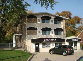 222 Seminole Rd, Norton Shores, MI 49444