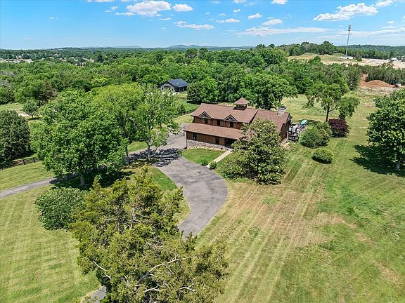 3rd image of 2030 Williams Rd