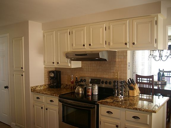 2nd image of 409 Somerville Ave