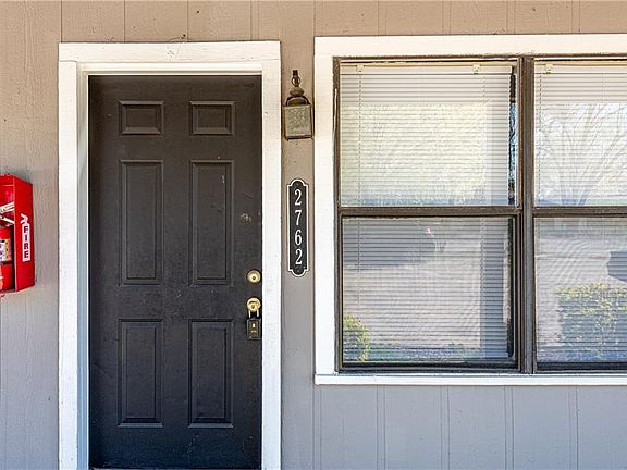 3rd image of 2762 N Barcelona Ave