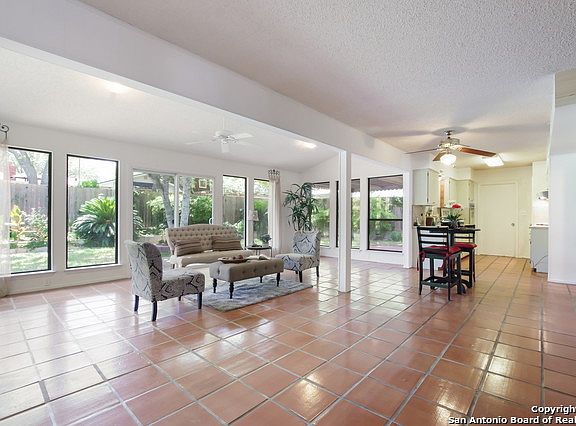 3rd image of 10507 Pinedale Dr
