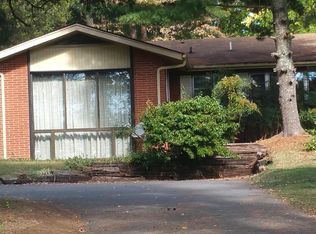 1231 Greens Crossing Rd, Knoxville, TN 37909