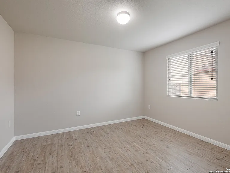 10102 Relic Oaks — Photo 14