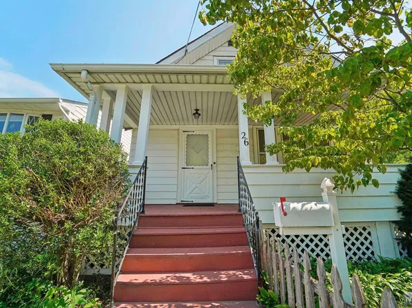 26 Central Ave, Rochelle Park, NJ 07662