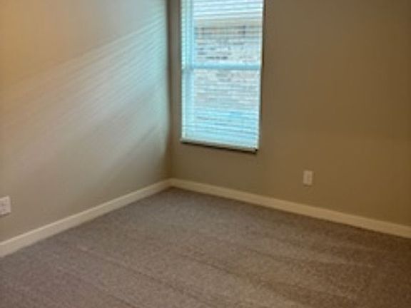 4th image of 2312 SE 92nd Ter