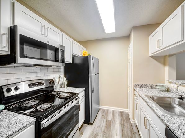 555 Wood Arbor Pkwy #205