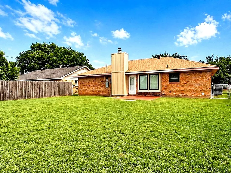 5110 Dewey St — Photo 12