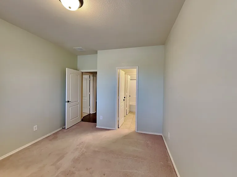226 Knapford Sta — Photo 13