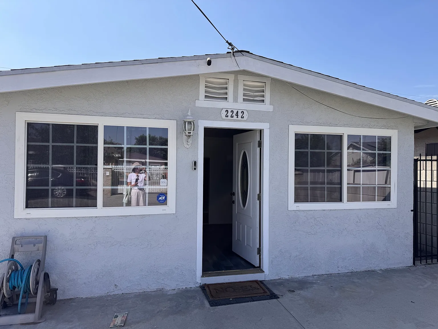3 bed, 1000 sqft, $3,000 — Photo 1