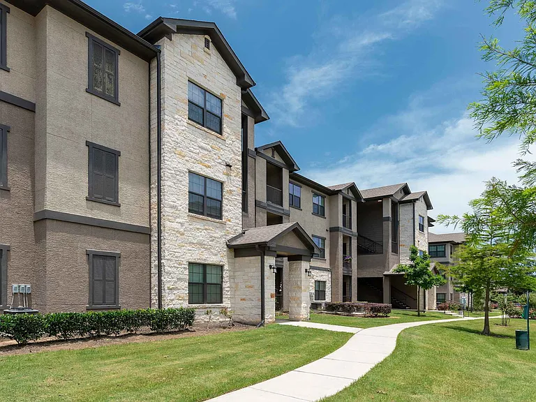 West Creek Apartments — Photo 69