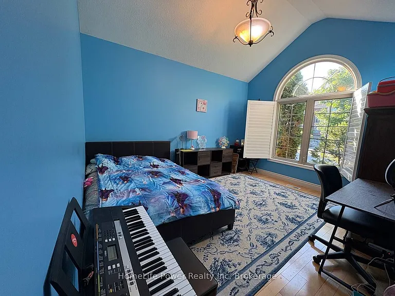 228 The Lions Gate — Photo 16