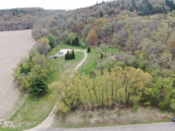 W8239 Suldal Rd, Mauston, WI 53948