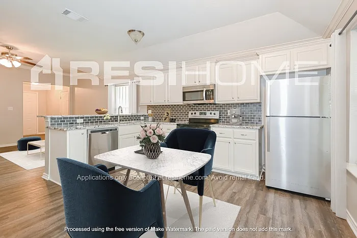 2513 Kirkley St — Photo 4