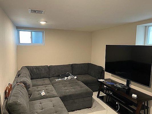 5th image of 118-20 203rd St