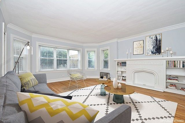 1st image of 2522 W Farragut Ave