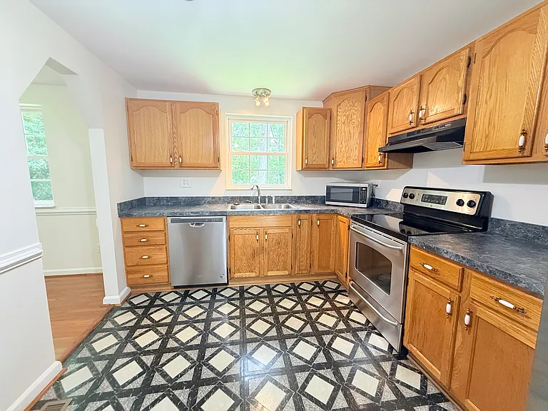7301 Summertree Dr — Photo 21