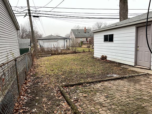2nd image of 4614 Raymond Ave