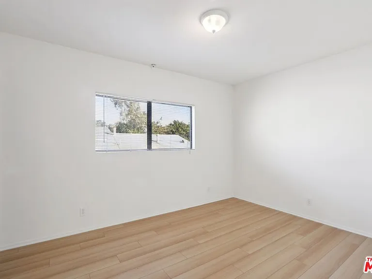 5429 Troost Ave #4 — Photo 20