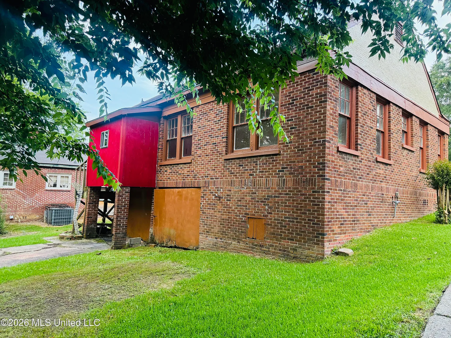 2 bed, 1.0 bath, 1061 sqft, $1,375 — Photo 3