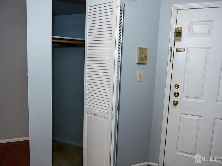 2162 Ash Ct — Photo 9