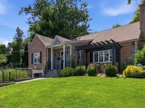 1 Carter Rd, West Orange, NJ 07052