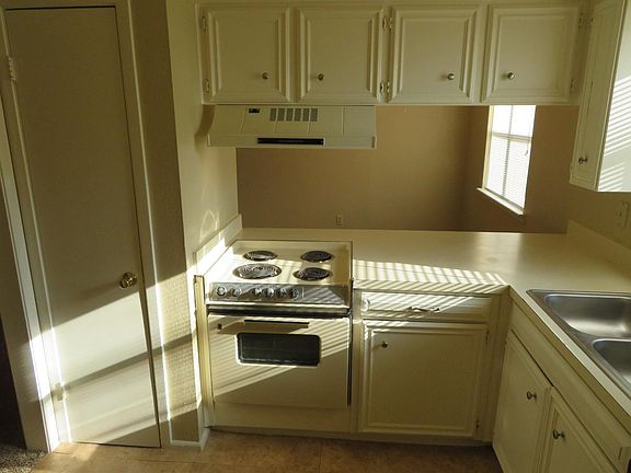 5th image of 4705 Albany Ave APT 5