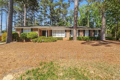 622 Canterbury Dr Photo 1