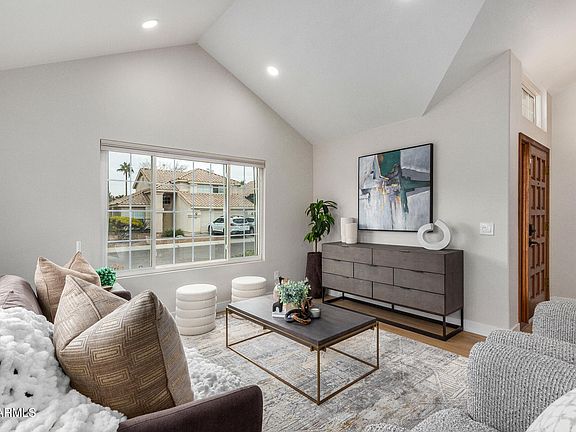 3rd image of 3814 E WILDWOOD Drive