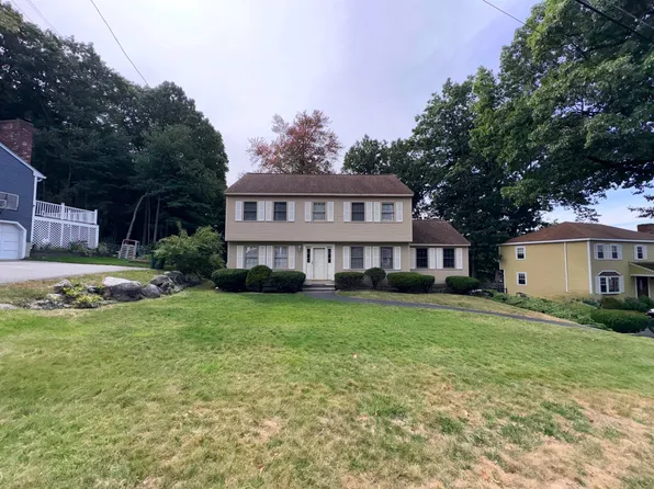 15 Topaz Drive, Nashua, NH 03062