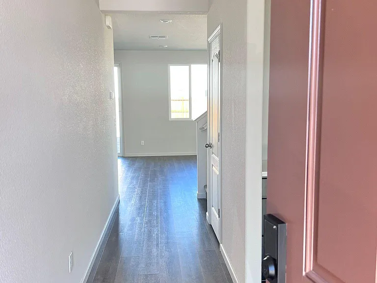 3129 Ballena St — Photo 3