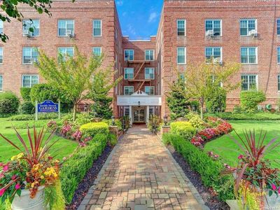 194 Smith Street #2-J, Freeport, NY, 11520