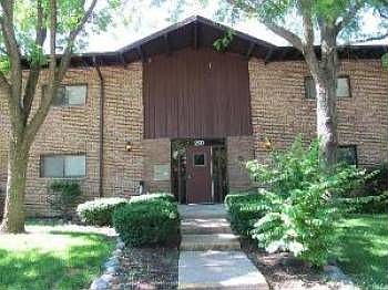 1st image of 200 Willow Ln APT 204
