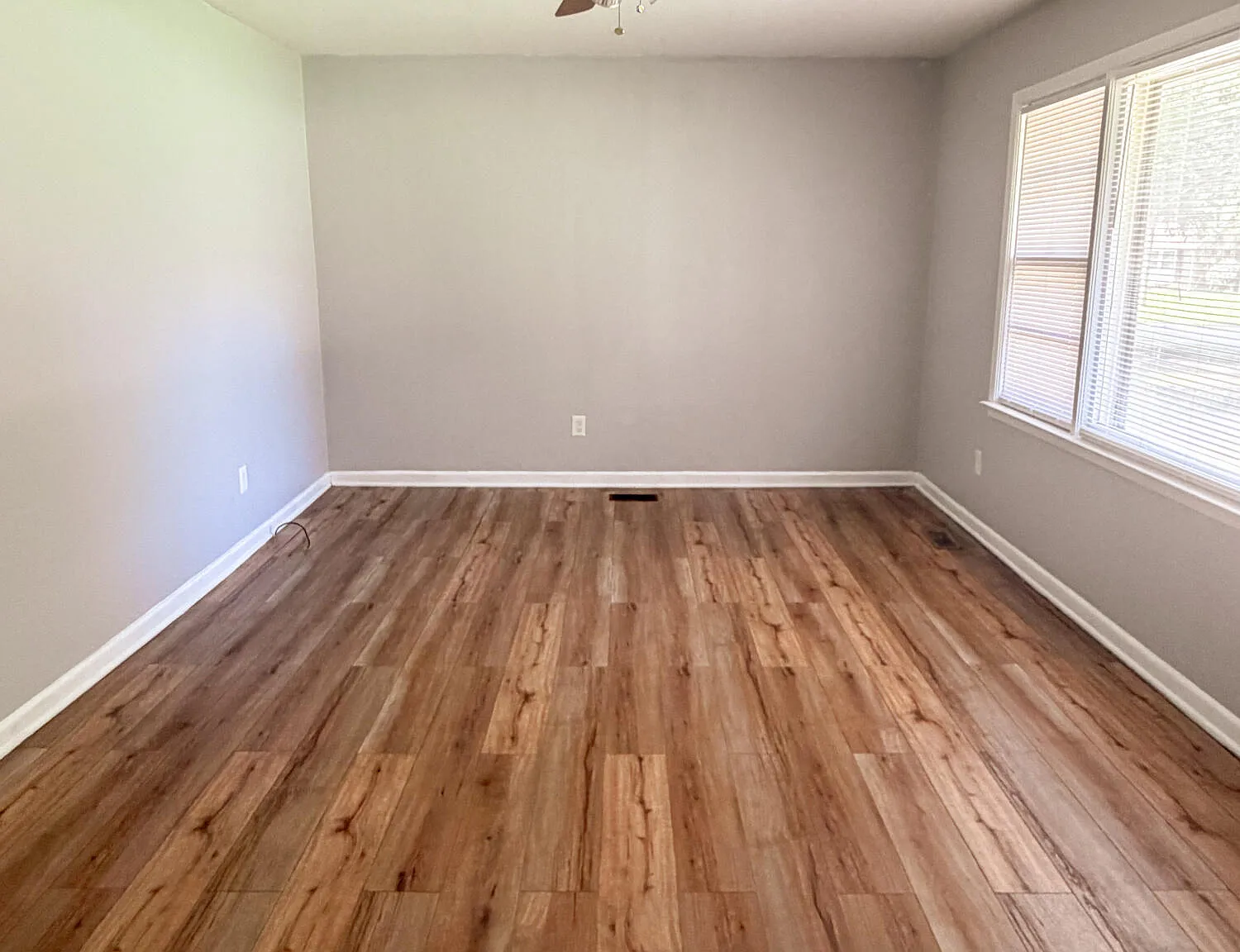 3 bed, 2.0 bath, $1,300 — Photo 2