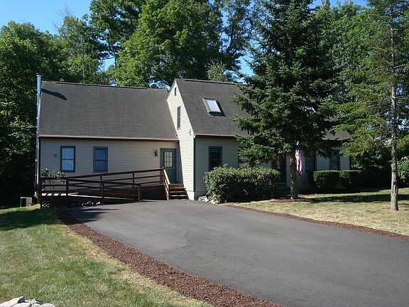 2nd image of 10 Highview Dr