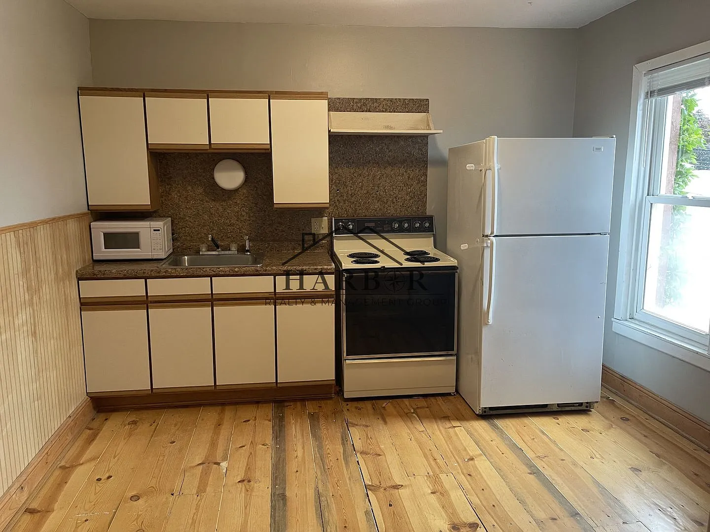 $250 Gift Card Move in Special! — Photo 4