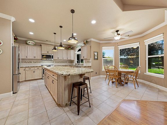 4th image of 2440 Crescent Moon Ct