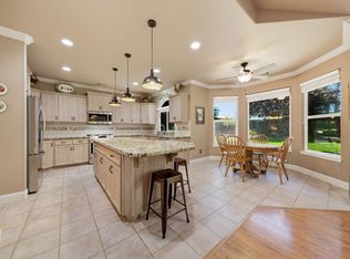 2440 Crescent Moon Ct, Redding, CA 96001