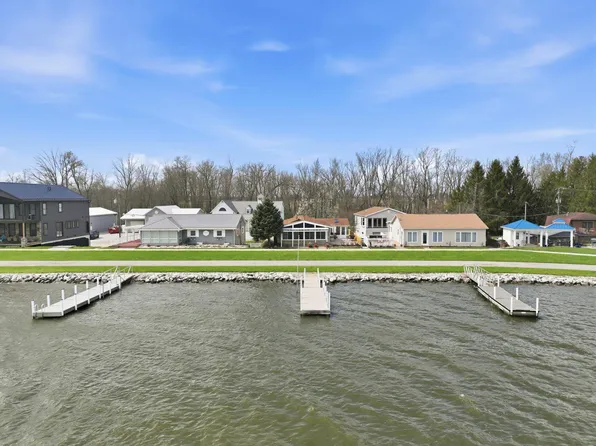 13482 W Bank Dr, Millersport, OH 43046