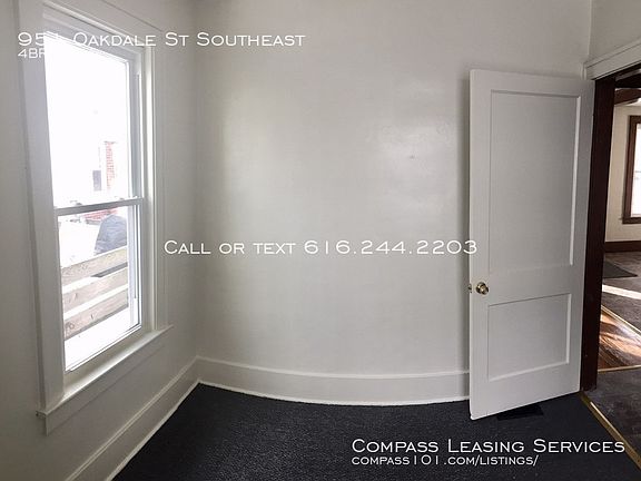 3rd image of 951 Oakdale St SE