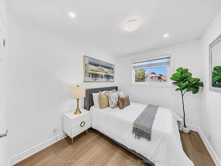 733 Lublin Ave — Photo 12