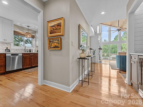 3rd image of 116 Country Ridge Rd
