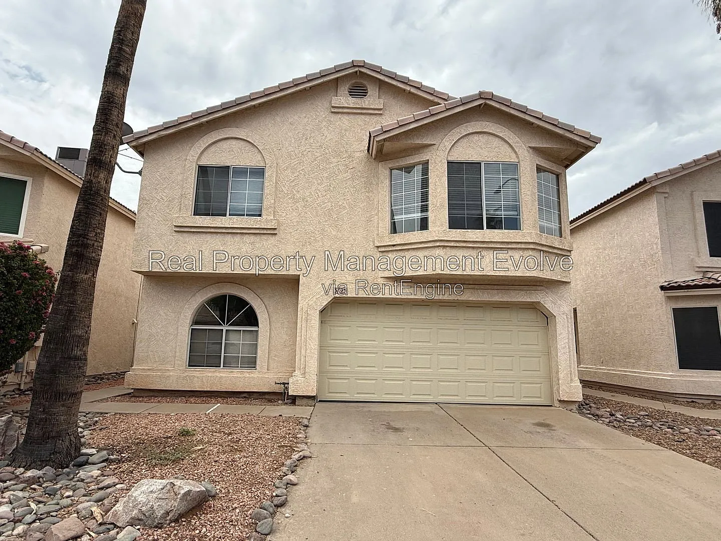 3 bed, 2.0 bath, 1454 sqft, $2,200 — Photo 2