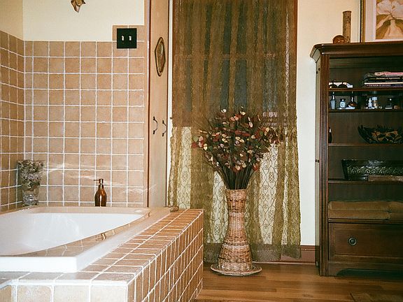 Master bath With Tiled Tub