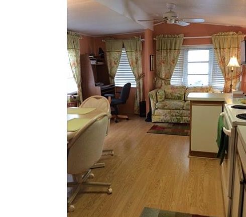 4th image of 4620 Lincoln Ln E