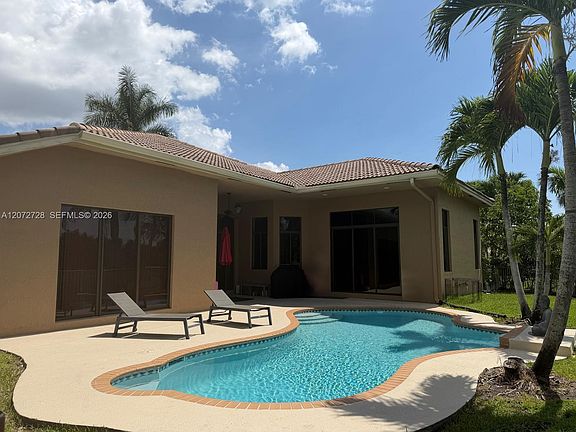 3rd image of 19162 SW 65th St