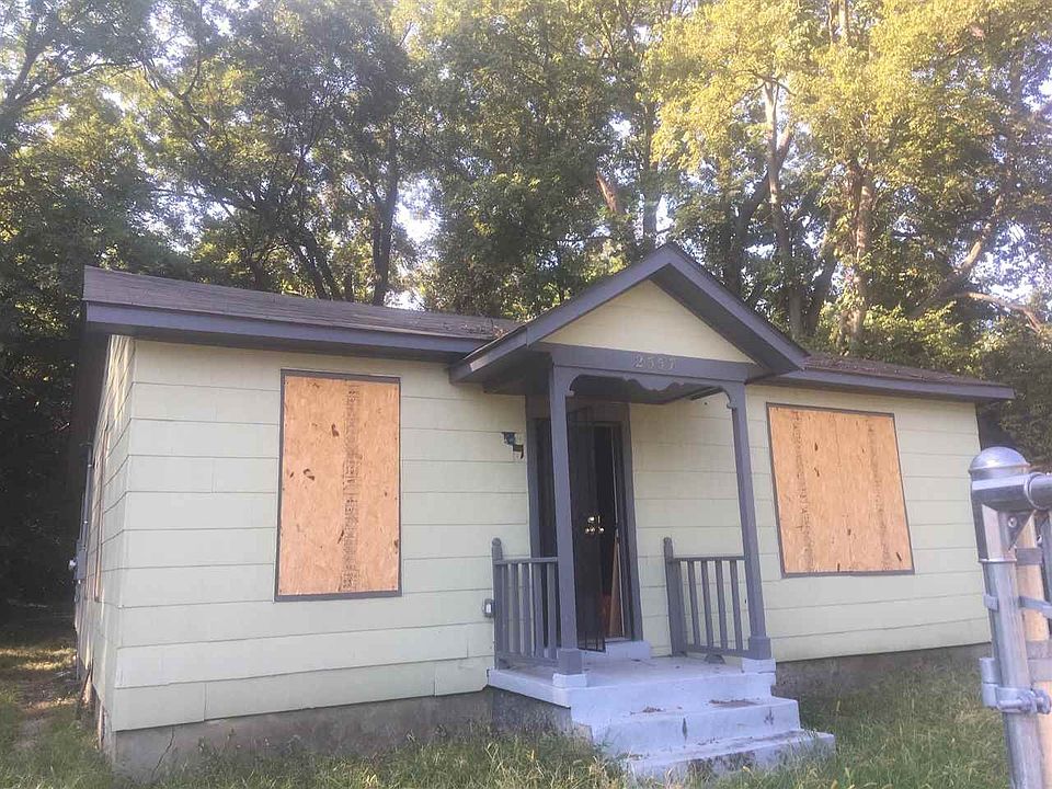 2nd image of 2574 Selman Ave