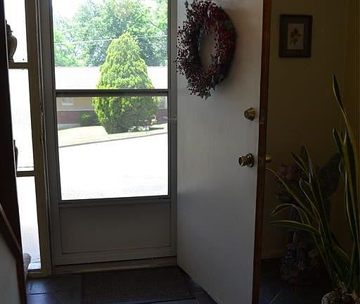 4th image of 620 Barnes Ave