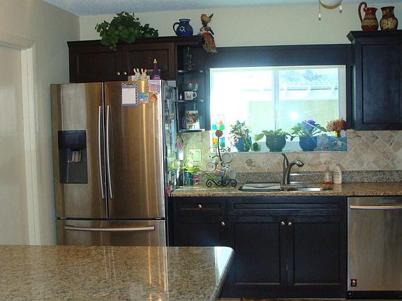 Eat In Kitchen